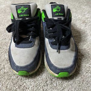 💚💙 Scream Green Nike Air Max 32C Size 4 Boys 💙💚